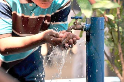 Durante la emergencia sanitaria no habrá corte de servicio de agua: Rivera Mora