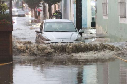 Tormenta desata emergencias, apagones y cierres viales en varios municipios