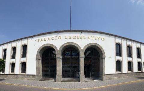 Por derrochadores, Sheinbaum pretende reducir costos a diputados del país