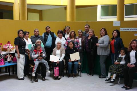 El SMDIF de Amaxac realiza clausuran curso de hoja de maíz imagen 3