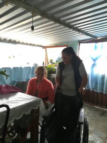 El DIF municipal entrega aparatos funcionales a personas con alguna discapacidad imagen 2