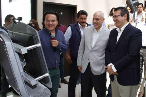 Inaugura Mena sala interactiva "Luciérnagas, encuentros de luz" imagen 3