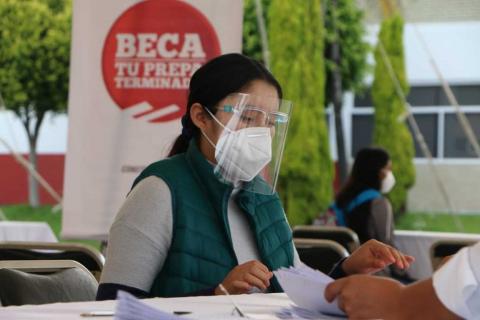 260 Jóvenes Tlaxcaltecas Reciben La Beca Tu Prepa Terminada En Zacatelco imagen 3