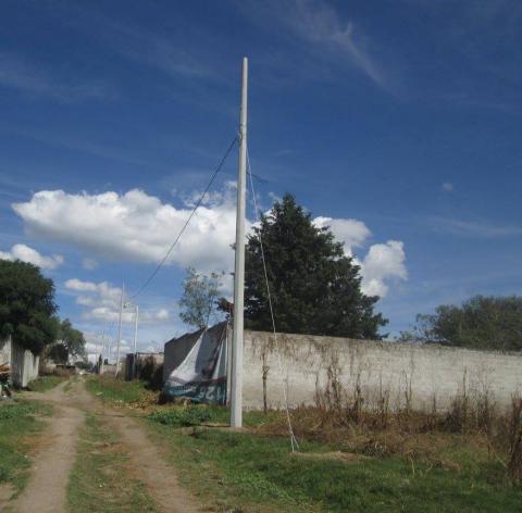 Muñoz Barba amplia red de energía eléctrica a ocho calles más imagen 2