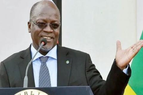 Presidente de Tanzania da positivo a Covid y prefiere hierbas y rezos a vacunas vs Covid