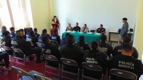 Una policía profesional brinda mayor seguridad a la población: alcalde imagen 1