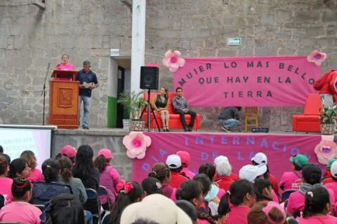 Las mujeres contribuyen al desarrollo del municipio: alcalde imagen 3