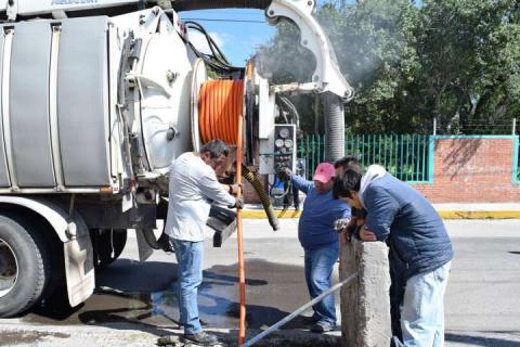 Con apoyo de la SECODUVI desazolvan red de drenaje en Panotla imagen 1