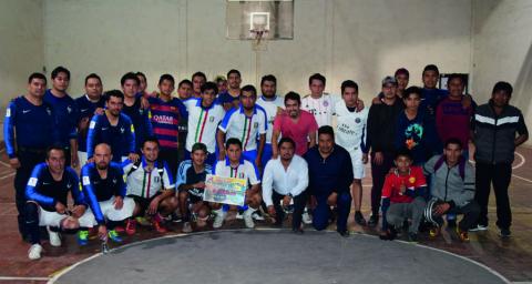 Eymard Grande premia a ganadores del futbolito 2018