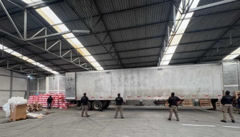 FGR cumplimienta orden de cateo por robo de autotransporte en Papalotla, Tlaxcala imagen 2