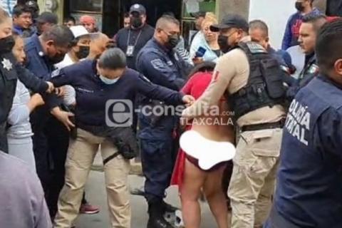 Encueradas y golpeadas rescatan a presuntas secuestradoras de Tlaltelulco