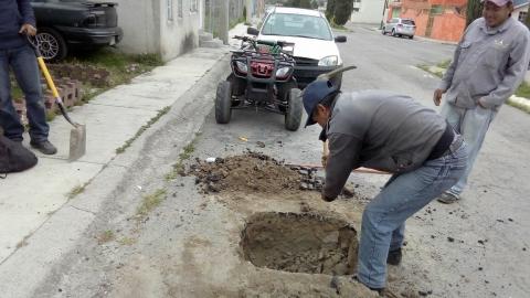 Ayuntamiento de Tzompantepec atiende y repara fugas de agua imagen 2