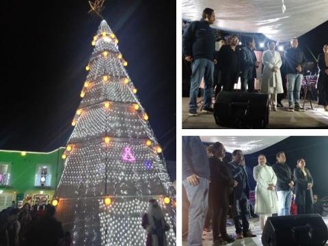 Como madrina, participa Ana Lilia Rivera en el encendido del árbol navideño en Tlalcuapan