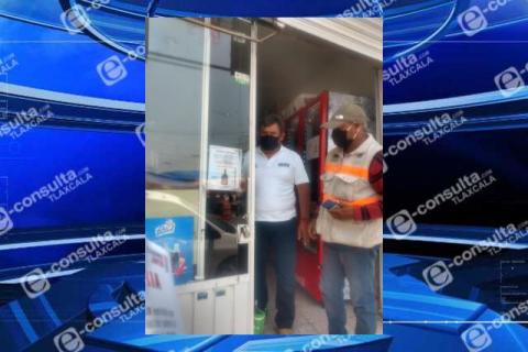 Notifican a comercios de Tzompantepec por venta de bebidas alcohólicas adulteradas