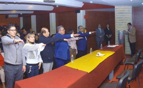 Rinden protesta integrantes del Patronato Pro Donación para la Vestibulación de la Torre de Rectoría