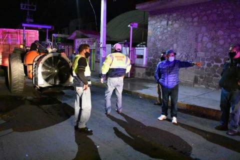 Llevamos a cabo la primer jornada de sanitización a lo largo de puntos estratégicos en el municipio imagen 4