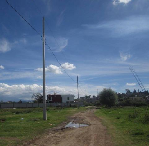 Muñoz Barba amplia red de energía eléctrica a ocho calles más imagen 3