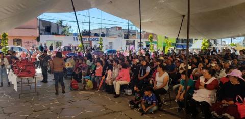 Alcalde apoya la economía familiar entregando 1000 kits escolares imagen 2