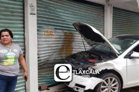 Síndico de Tzompantepec choca la unidad oficial que le fue asignada