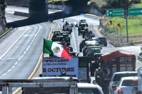 Siguen bloqueos carreteros en Tlaxco; se cumplen tres horas sin paso