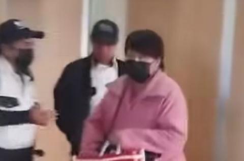 Una más del IMSS. Derechohabientes son expulsados a la fuerza sólo por pedir cita para una cirugía