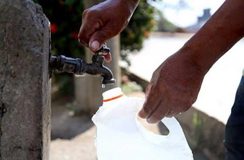 Pese a contingencia, denuncian falta de agua en Tzompantepec