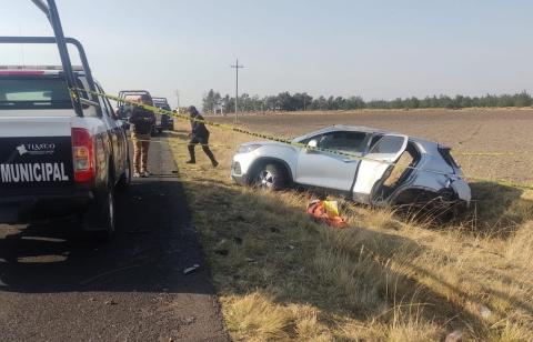 Una persona fallecida y tres lesionadas fue el saldo de una volcadura en Tlaxco