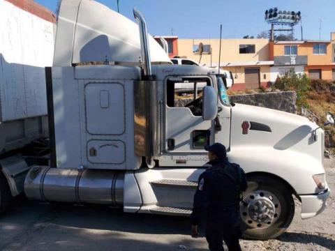 Frustran robo a transporte de carga en Tequexquitla imagen 1