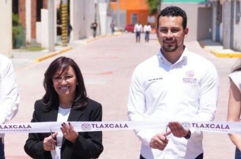 Lorena Cuéllar y Azaín Ávalos Marbán inauguran obras de mantenimiento en Apetatitlán