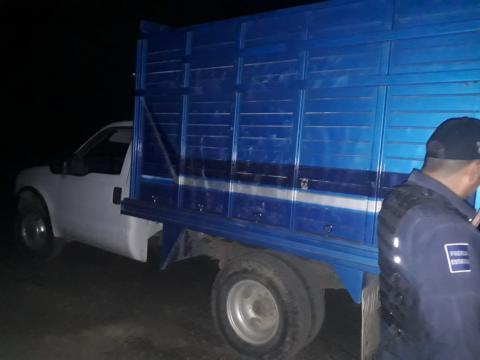 Asegura la CES camioneta con bidones de hidrocarburo en Nativitas