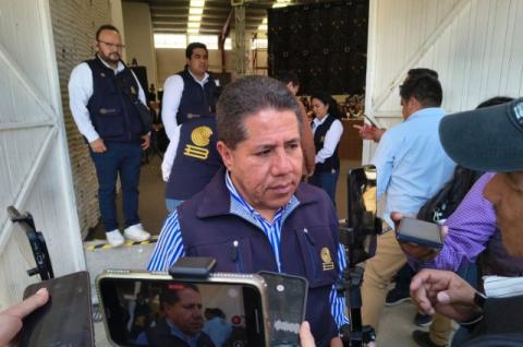 Ridículo Chómpiras, pretende combatir la violencia en el COBAT con una botarga