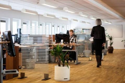 Empresa de perfumería pagará a francés 50.000 euros por aburrirse en el trabajo