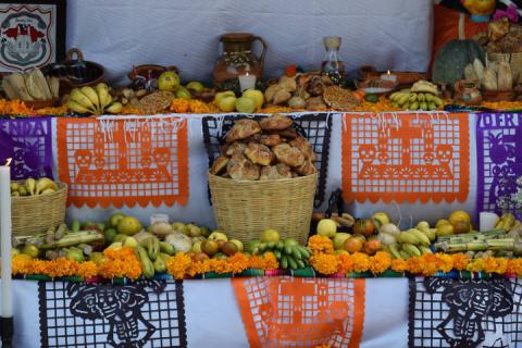 Con concurso de ofrendas celebran Día de Muertos en Panotla imagen 1