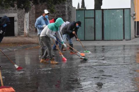Murias Juárez al frente de las jornadas de sanitización en Nativitas