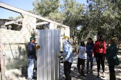 Ayuntamiento y el SMDIF acerca paquetes invernales a familias vulnerables imagen 3