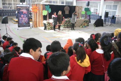 La obra de títeres “niños de chocolate” llego a la primaria Amado Nervo imagen 2