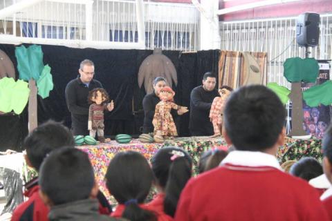 La obra de títeres “niños de chocolate” llego a la primaria Amado Nervo imagen 3
