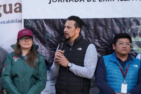 Centenas de voluntarios se unen para rescatar el entorno natural de Apetatitlán imagen 3