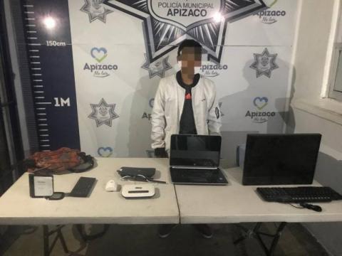 Policías Municipales de Apizaco aseguran a presunto implicado en robo a casa habitación