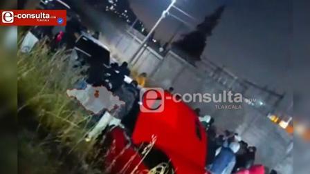 Arrancones en Tzompantepec terminan en golpes y caos entre organizadores