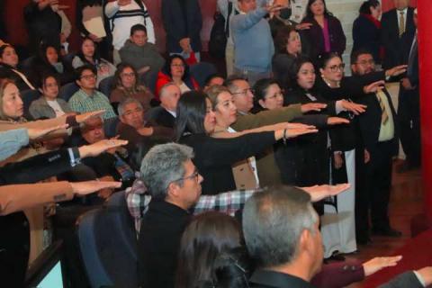 Rector de la UATx tomó protesta a integrantes de la APADESU imagen 1