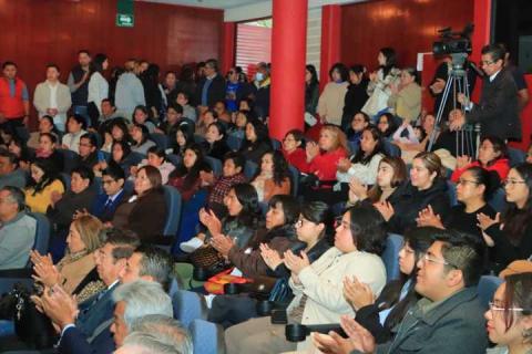 Rector de la UATx tomó protesta a integrantes de la APADESU imagen 5