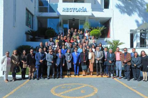 Rector de la UATx tomó protesta a integrantes de la APADESU imagen 4
