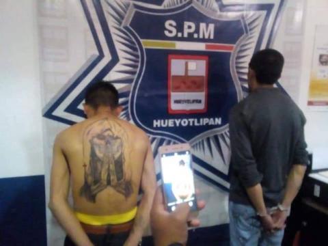En persecución detienen a 2 presuntos asaltantes en Hueyotlipan imagen 3