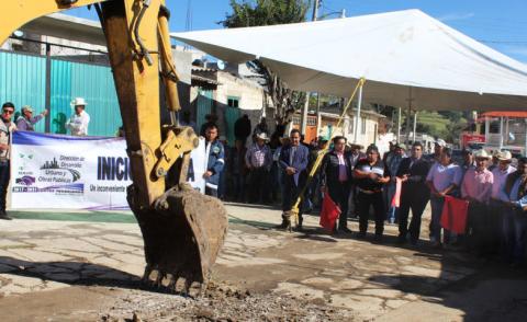 Alcalde mejora la imagen urbana de la calle Popocatépetl de la Soledad imagen 3