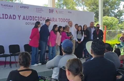 LCC entrega auxiliares auditivos y reafirma al gobierno como aliado de las personas con discapacidad