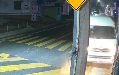 Ebrio empleado de Contla causa daños contra dos unidades y huye para evadir su responsabilidad