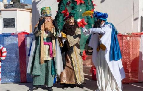 Viven niñas y niños de Huamantla la magia de los reyes magos en sus comunidades