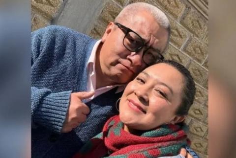 Hermana de Homero a favor de El Delfín; obliga a trabajadores a pintar bardas