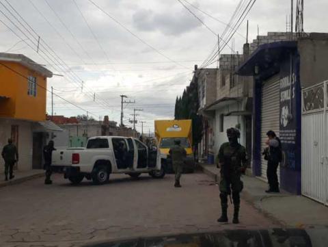 Realizan cateo en Calpulalpan; decomisan armas y drogas, hay dos detenidos imagen 6